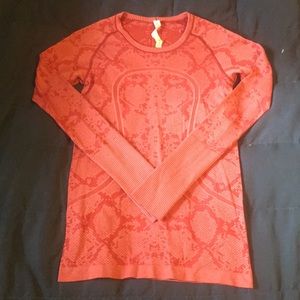 Lululemon long sleeve top